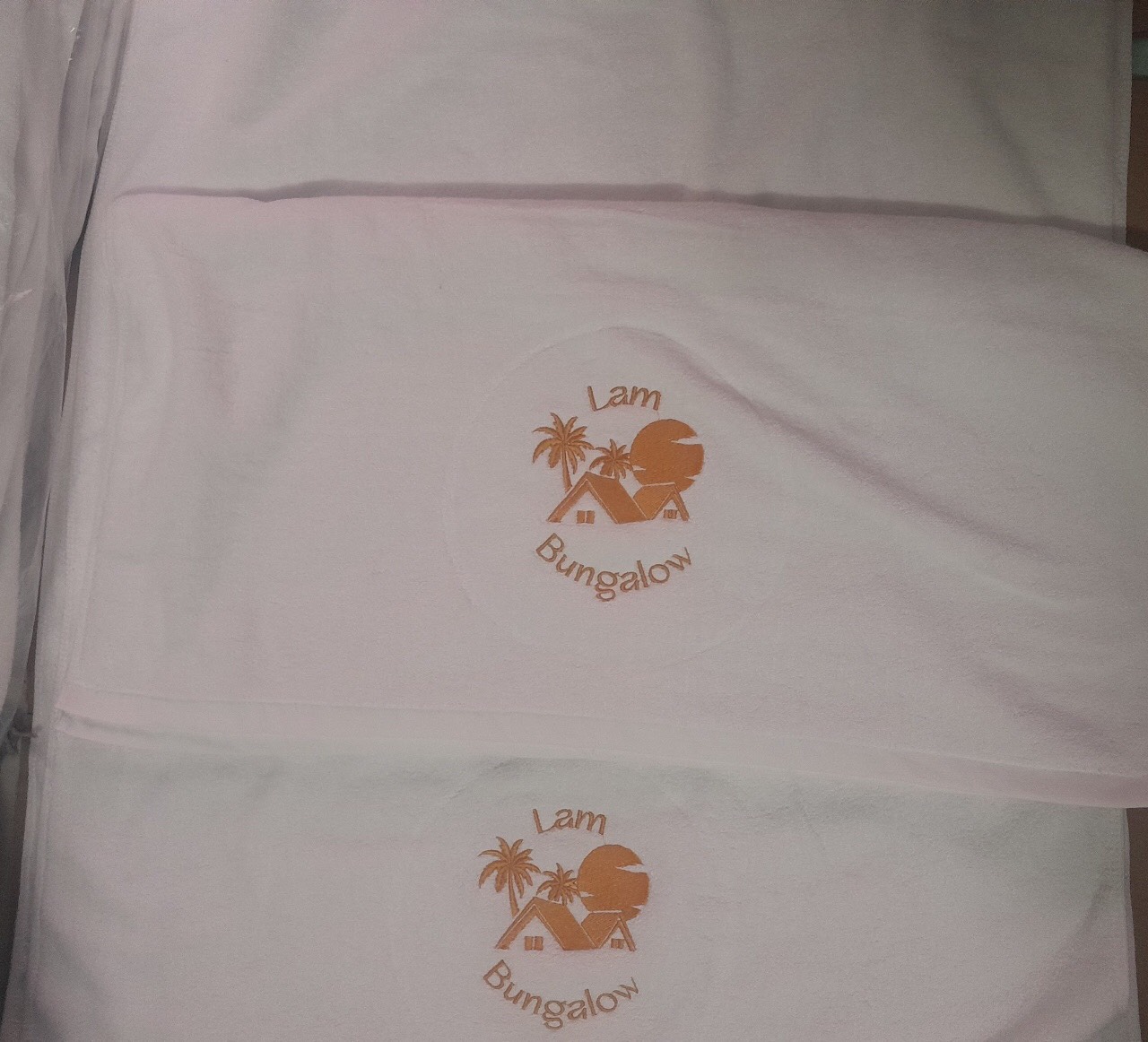 khăn khách sạn thêu logo (2)