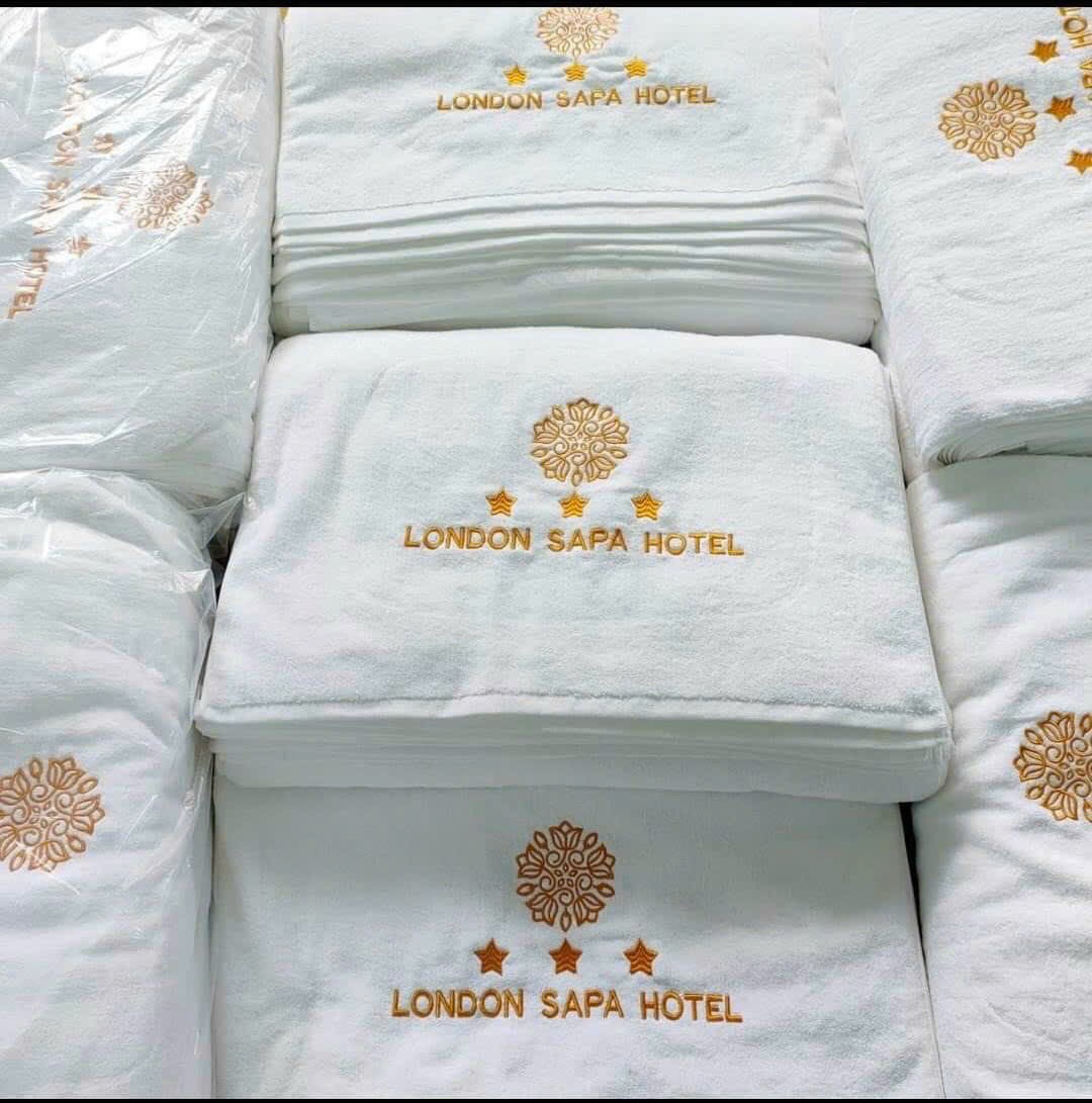 khăn tắm khách sạn